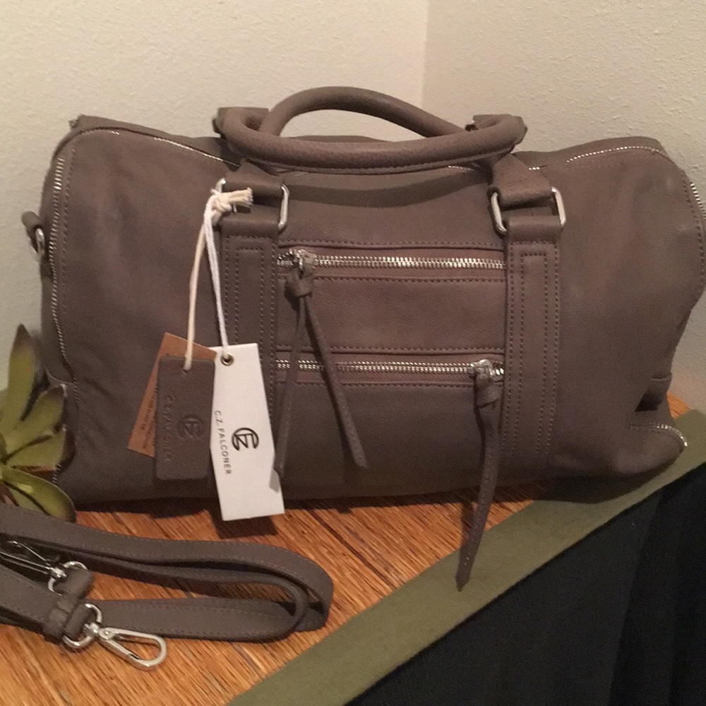 🆕 🐚NWT Grey Leather Zippered Satchel🐚
